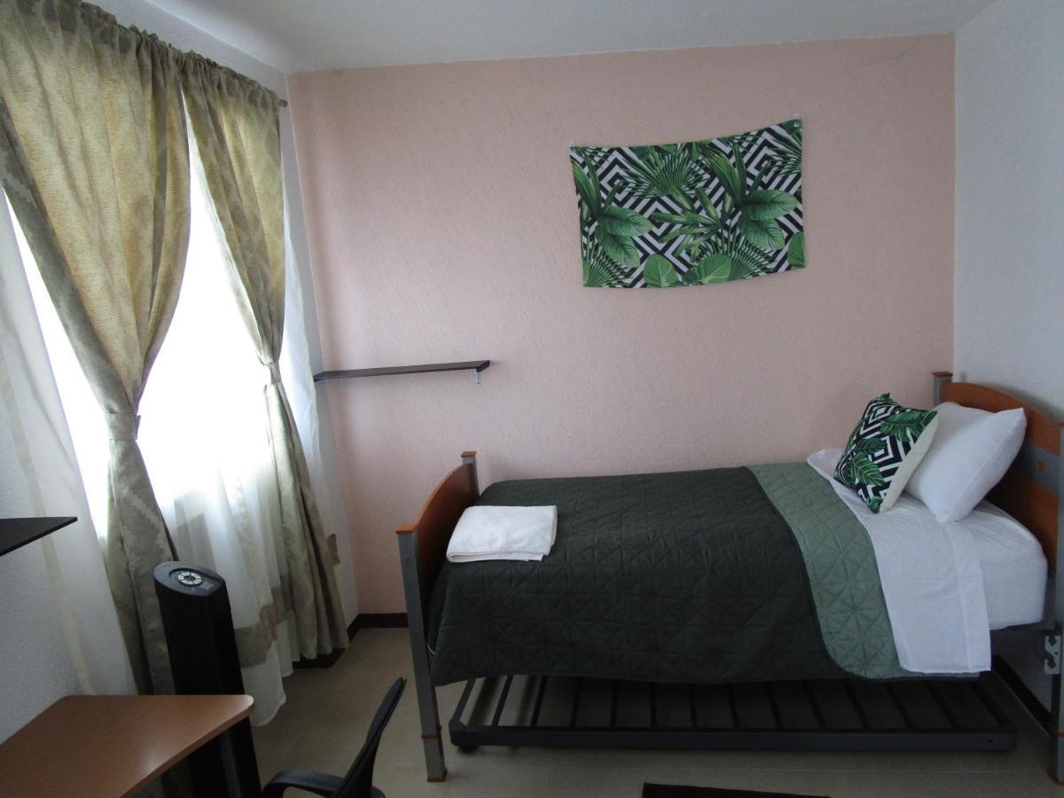 Preciosa Casa Palmera En Cuernavaca Con Alberca, Wifi, Tv Y Cocina Para Fin De Semana, Descanso, Vacaciones O Home Office Emiliano Zapata  Eksteriør billede
