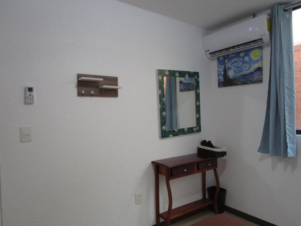 Preciosa Casa Palmera En Cuernavaca Con Alberca, Wifi, Tv Y Cocina Para Fin De Semana, Descanso, Vacaciones O Home Office Emiliano Zapata  Eksteriør billede